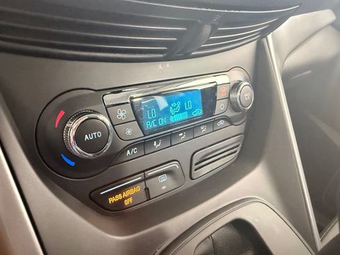 Used 2016 Ford Escape SE w/ Equipment Group 201A AWD/4WD image 30