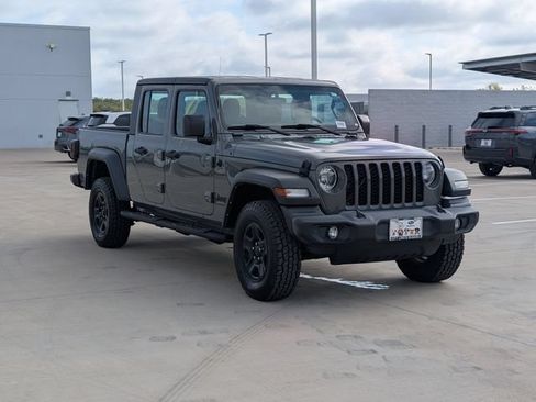 Used 2022 Jeep Gladiator Sport w/ Trailer Tow Package AWD/4WD image 7