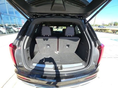 Used 2022 Cadillac XT6 Premium Luxury image 8