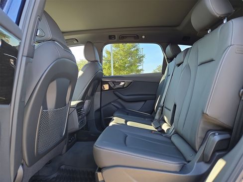 Used 2025 Audi Q7 2.0T Premium w/ Convenience Plus Package image 13
