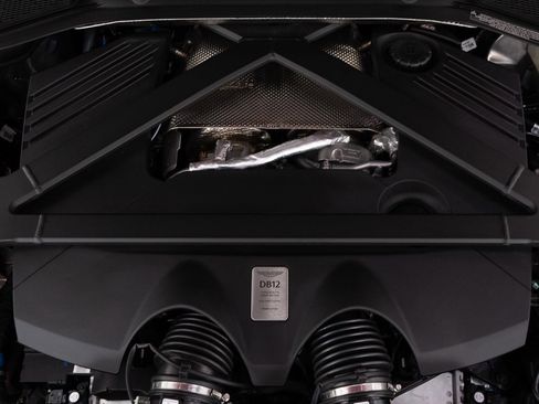 Used 2025 Aston Martin DB12 Convertible image 51