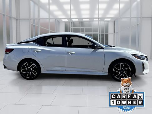 Certified 2025 Nissan Sentra SR FWD image 7