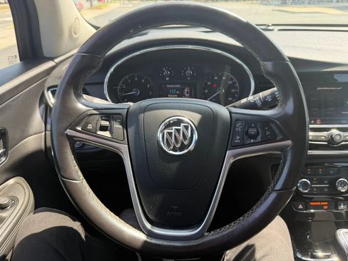 Used 2021 Buick Encore Preferred AWD/4WD image 17