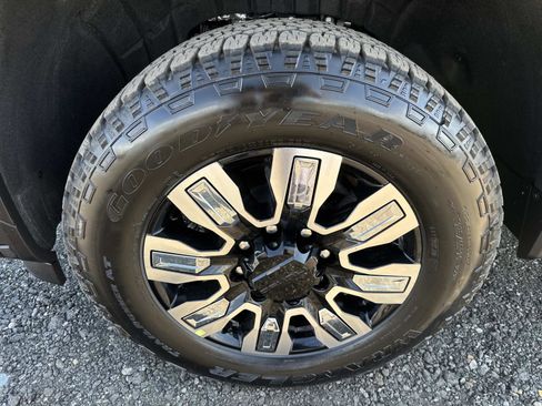 New 2026 GMC Sierra 2500 Denali w/ Denali Reserve Package image 10