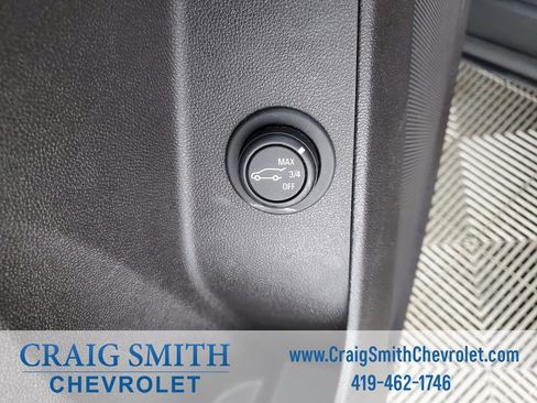 Used 2018 Chevrolet Equinox LT image 23