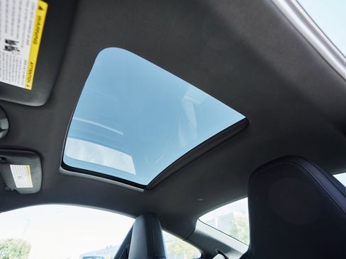 Used 2024 Porsche 911 Carrera 4S w/ Premium Package image 43