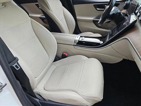 Used 2022 Mercedes-Benz C 300 Sedan image 18