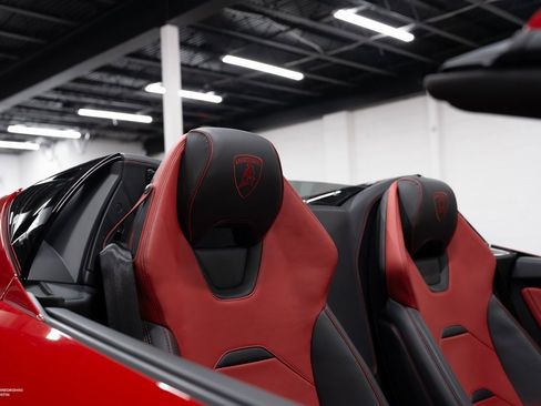 Used 2023 Lamborghini Huracan EVO image 46