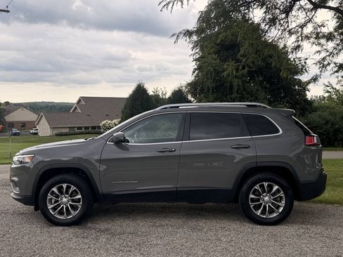 Used 2021 Jeep Cherokee Latitude Lux w/ Comfort/Convenience Group AWD/4WD image 2