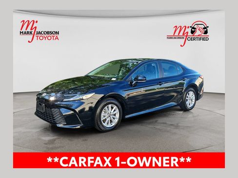 Used 2025 Toyota Camry LE FWD image 1