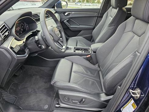 Used 2025 Audi Q3 2.0T Premium w/ Convenience Package image 2