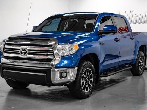 Used 2016 Toyota Tundra SR5 w/ TRD Off Road Package AWD/4WD image 8