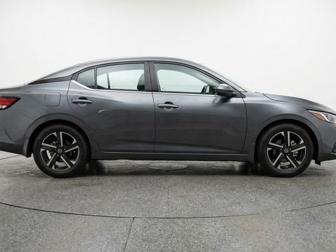 Used 2025 Nissan Sentra SV FWD image 11