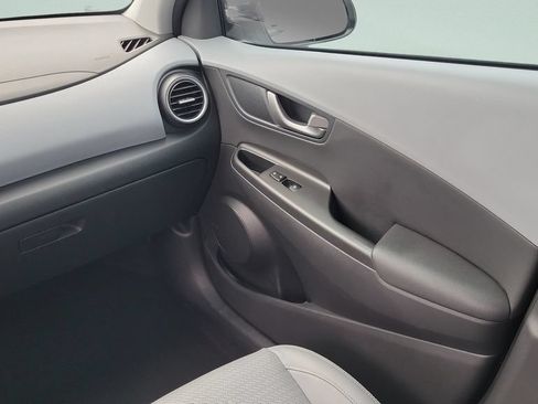 Used 2021 Hyundai Kona Limited w/ Cargo Package FWD image 13