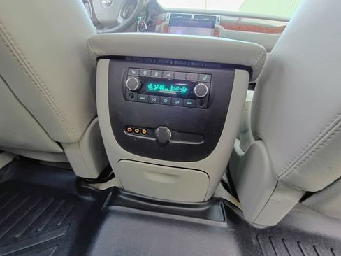 Used 2007 Chevrolet Suburban 2500 LT w/ LT Preferred Equipment Group image 52