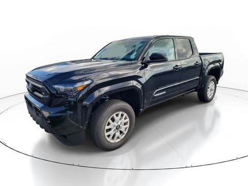 Used 2026 Toyota Tacoma SR5 w/ SR5 Upgrade Package RWD image 3