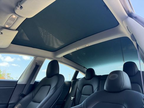 Used 2020 Tesla Model 3 Standard Range RWD image 24