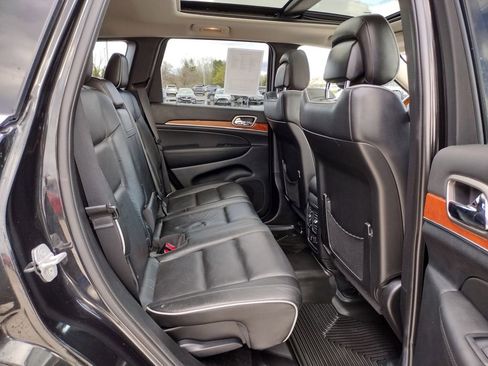 Used 2013 Jeep Grand Cherokee Overland w/ Advance Technology Group image 21
