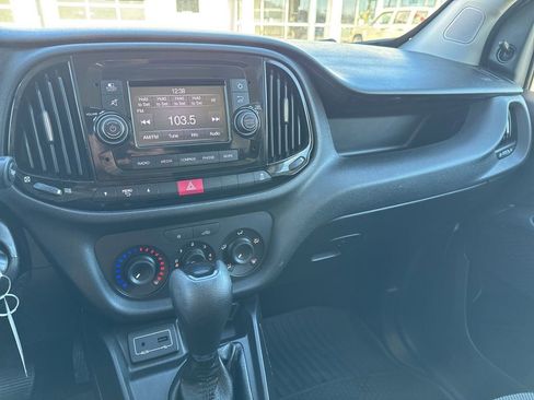 Used 2018 RAM ProMaster City Tradesman image 14