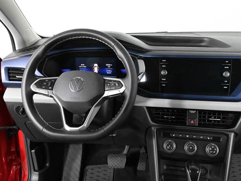 Certified 2022 Volkswagen Taos SE FWD image 3