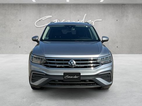 Used 2023 Volkswagen Tiguan SE FWD image 18