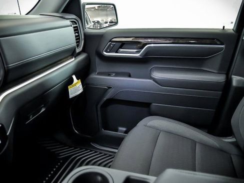 New 2025 GMC Sierra 1500 SLE w/ Preferred Package image 19