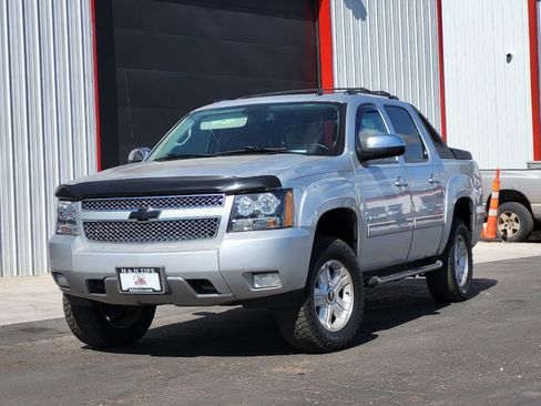 Used 2012 Chevrolet Avalanche LT w/ Suspension Package, Off-Road AWD/4WD image 34