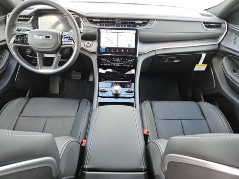 New 2025 Jeep Grand Cherokee Overland w/ Luxury Tech Group IV image 15