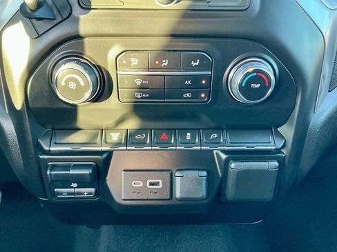 Used 2022 Chevrolet Silverado 2500 Custom w/ Custom Value Package image 34