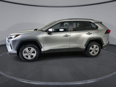 Used 2025 Toyota RAV4 XLE w/ Convenience Package FWD image 5