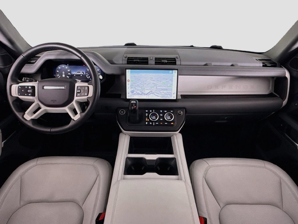 Used 2025 Land Rover Defender 90 X-Dynamic SE AWD/4WD image 9