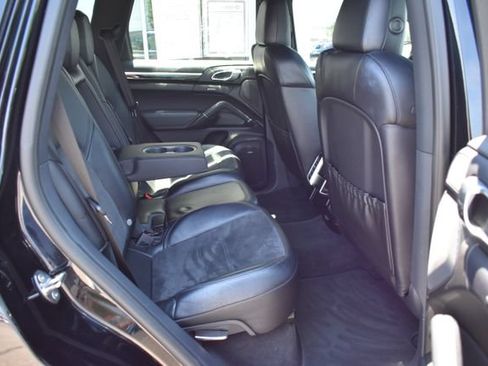 Used 2017 Porsche Cayenne Platinum Edition AWD/4WD image 44