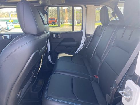 Used 2024 Jeep Wrangler Unlimited Rubicon 4xe AWD/4WD image 22