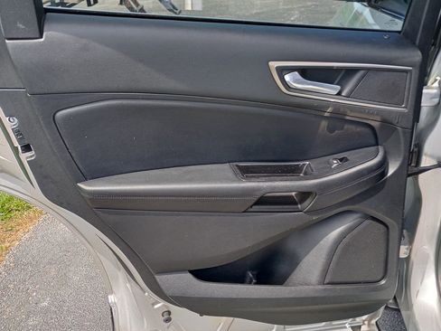 Used 2016 Ford Edge SEL w/ Equipment Group 201A FWD image 16