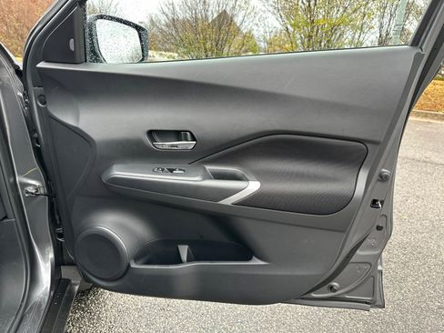 Used 2024 Nissan Kicks SV image 14