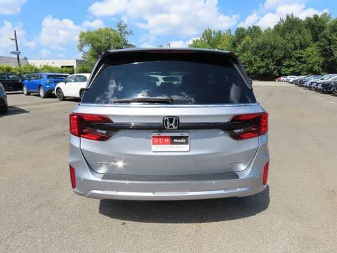New 2026 Honda Odyssey Touring image 5