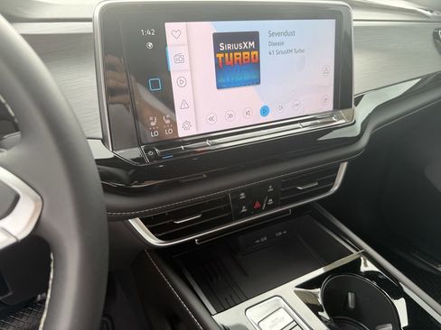 New 2026 Volkswagen Atlas Cross Sport SE FWD image 19