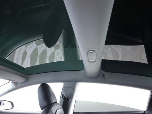 Used 2018 Tesla Model 3 RWD image 28