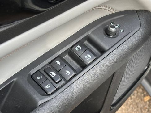 Used 2025 Jeep Compass Limited AWD/4WD image 15