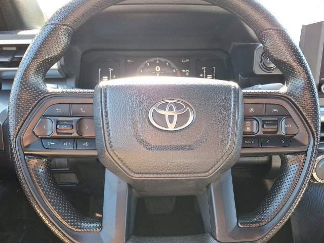 Used 2025 Toyota Tacoma SR5 AWD/4WD image 17