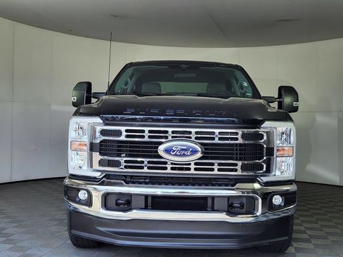 Used 2025 Ford F250 XLT w/ FX4 Off-Road Package AWD/4WD image 2