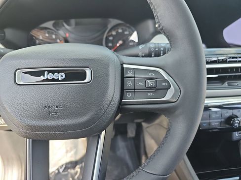 Certified 2023 Jeep Compass Limited AWD/4WD image 17