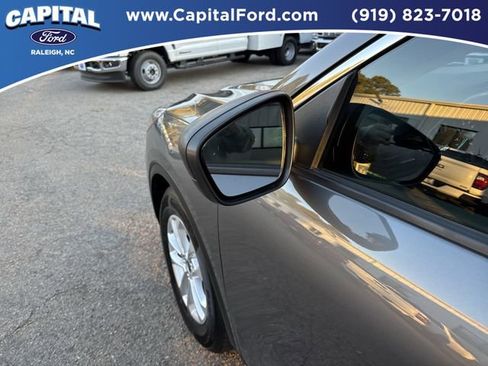 Certified 2022 Ford Escape SE w/ Convenience Package image 12