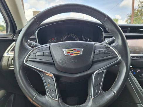 Used 2018 Cadillac XT5 Premium Luxury FWD image 18