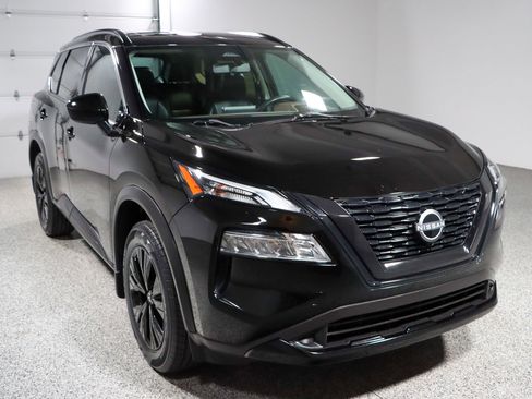 Used 2023 Nissan Rogue SV w/ SV Premium B Package FWD image 5