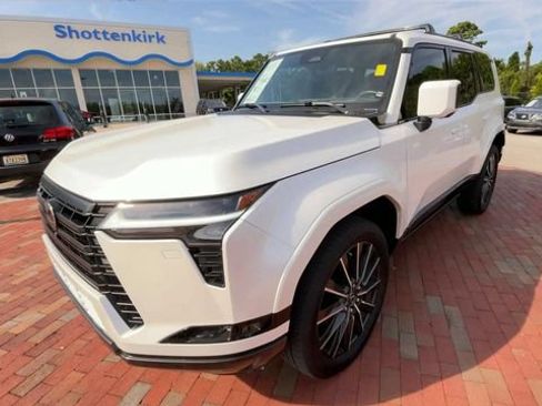 Used 2025 Lexus GX 550 w/ Accessory Package (2T) AWD/4WD image 5