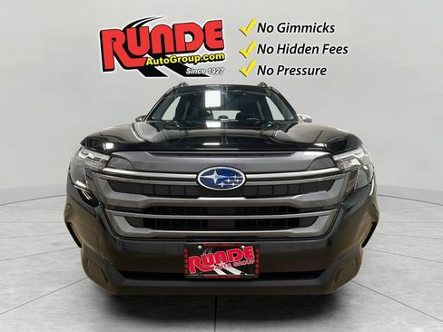 Used 2025 Subaru Forester Premium AWD/4WD image 9