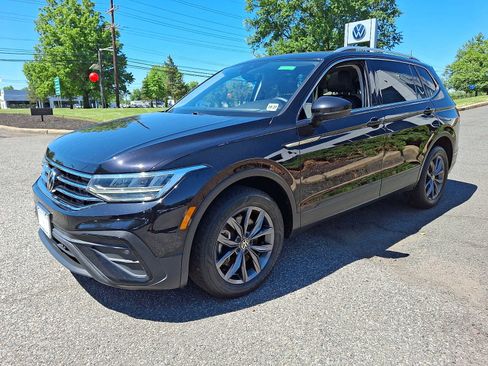 Used 2022 Volkswagen Tiguan SE AWD/4WD image 3