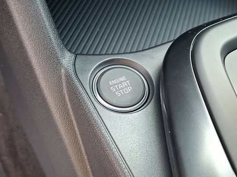 New 2025 Kia K4 LXS image 18