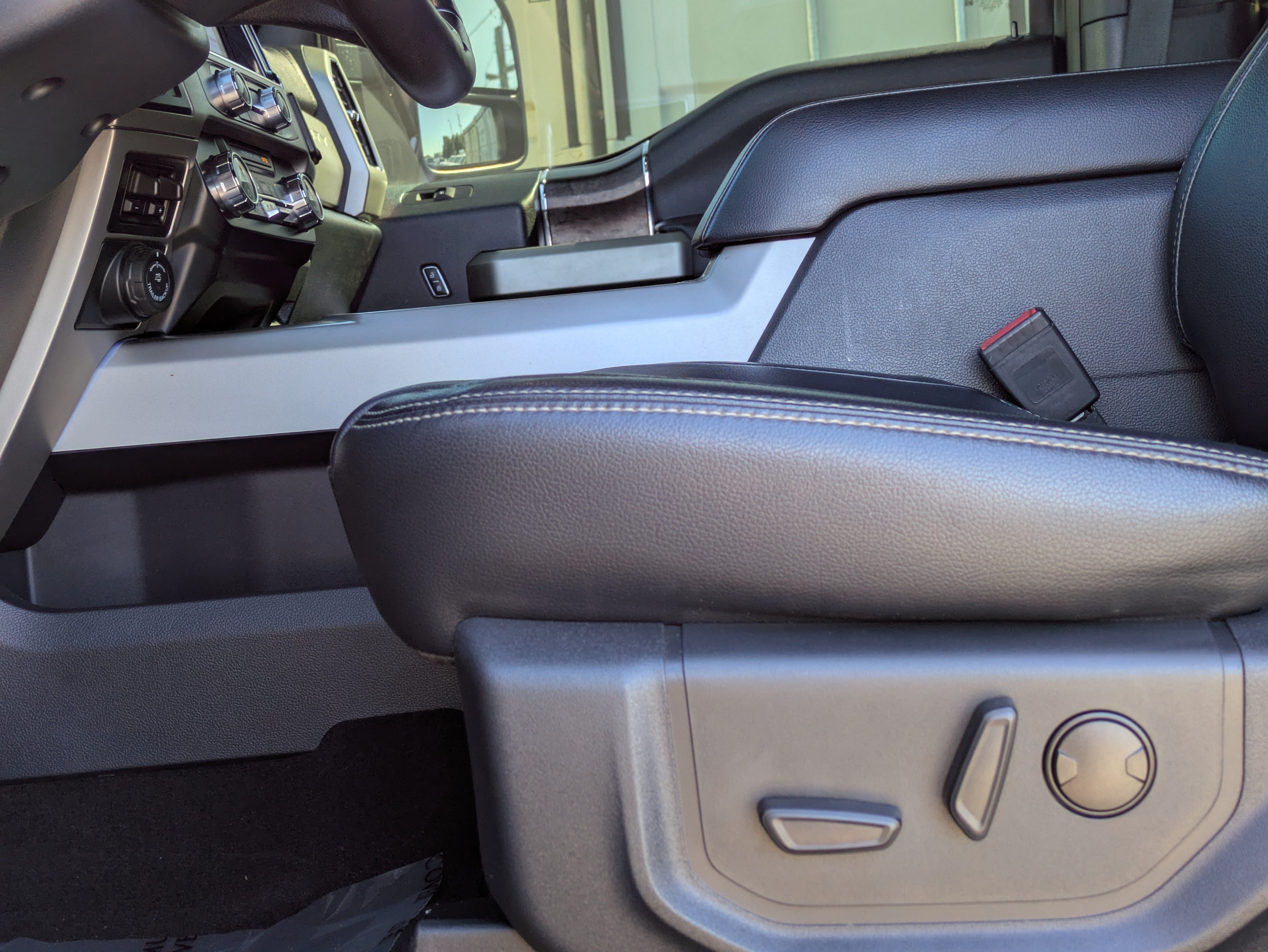 Used 2022 Ford F250 Lariat w/ Tremor Off-Road Package AWD/4WD image 24